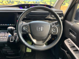 【純正革巻きステアリング】上質な革を使用することで、手にしっかり馴染みとても運転しやすいハンドルです♪