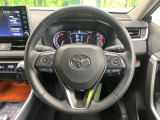 【純正革巻きステアリング】上質な革を使用することで、手にしっかり馴染みとても運転しやすいハンドルです♪