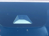 【ホンダセンシング】走行中に前方の車両等を認識し、衝突しそうな時は警報とブレーキで衝突回避と被害軽減をアシスト。より安全にドライブをお楽しみいただけます。