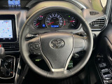 【純正革巻きステアリング】上質な革を使用することで、手にしっかり馴染みとても運転しやすいハンドルです♪