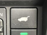 【パワーテールゲート】荷物を抱えた状態でもリアゲートの開閉が可能です!お買い物時やアウトドアの際に役立ちますね。