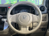 インテリアに合わせたデザインのステアリングは、運転される方のことも考え、運転しやすい形状、大きさです。是非一度、実際に触ってお確かめください。