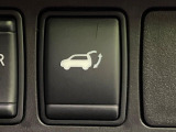 【パワーバックドア】スマートキーや運転席のボタンを押すだけでリアゲートが自動で開閉します!荷物を持っている時や、高い位置にあるバックドアを閉める際に便利な機能です♪