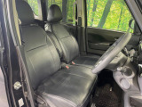 運転席シート廻りは使用感も少なく、良好な状態となっています。丁寧に使われていたことがよくわかりますね。