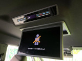 【フリップダウンモニター】大画面モニターで後席でもエンタメをお楽しみいただけます。小さなお子様にも大人気の装備です♪