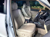 運転席シート廻りは使用感も少なく、良好な状態となっています。丁寧に使われていたことがよくわかりますね。
