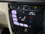 【オートエアコン】一度お好みの温度に設定すれば、車内の温度を検知し風量や温度を自動で調整。暑い…寒い…と何度もスイッチ操作をする必要はありません。快適な車内空間には必須の機能ですね♪