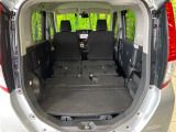 普段のお買い物や通勤、送迎等に十分な荷室スペースを確保しております。セカンドシートを倒すと、大きな荷物の積載も可能です♪
