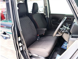 お車選びをお楽しみ頂けるよう、在庫車の展示スペースを十分に確保しております。