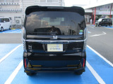 こちらはバックモニターも付いているので、駐車や細い路地の後退にも安心です!