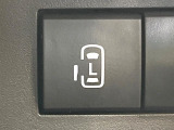 【パワースライドドア】スマートキーや運転席のスイッチでスライドドアの開閉が可能♪電動だから力を入れてドアを開ける必要が無く、小さいお子様でも、重い荷物を持っている時もラクに開け閉めできます♪