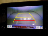 バックモニターも装備しております。バックギアに入れるとナビ画面に車の後方が映し出されます。これで後方確認も安心!