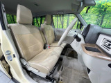 運転席シート廻りは使用感も少なく、良好な状態となっています。丁寧に使われていたことがよくわかりますね。