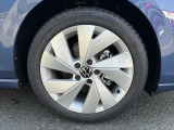 Style専用17インチアルミホイール。(225/45R17タイヤ)