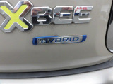 減速時のエネルギーを利用して発電し、アイドリングストップ車専用鉛バッテリーと専用リチウムイオンバッテリーに充電。その電力を活かして、加速時にはモーターでエンジンをアシスト☆