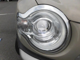 LEDヘッドライトです!暗くなった時に明るく照らしてくれるので安心して運転していただけます☆