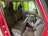 運転席シート廻りは使用感も少なく、良好な状態となっています。前オーナー様が丁寧に使っていたことがよくわかりますね。