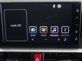 携帯電話とBlue Toothの連携により車の中でハンズフリー通話が可能です。
