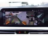 クルマの頭脳ともいえる、管理システム、iDrive。ナビだけではなく、オーディオ操作や車両情報の表示などをコントロールできます。便利さと安全性の向上にも繋がっています。