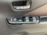 運転席ででミラーもウインドも操作可能
