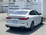 ロングホイールベース&ショートオーバーハングを採用する事で快適性と運転性能の両立を実現しています。また、エクステリアデザインがスタイリッシュに引き締まります。