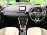 MAZDA2 1.5 15S ホワイト コンフォート 