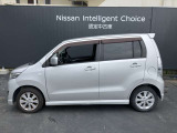 しっかりと天井高を確保しながらもバランスのとれたサイドデザインです。