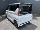 紫外線をカットし車内のプライバシーも守ってくれるプライバシーガラスも装備!