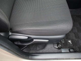 運転席は高さ調整可能です!どんな体型の方でもぴったりフィット!