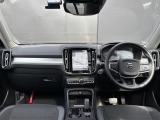 XC40 T4 モメンタム サンルーフ ワンオーナー