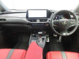 「中古車ハイブリッド保証」付き。ハイブリッド機構を無償で保証します。保証期間は、初度登録年月から10年目まで、またはロングラン保証が終わってから3年間。ただし累計走行距離が20万km以内です。