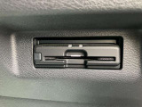 有料道路の料金所をキャッシュレスでスムーズに通過できるETC搭載!