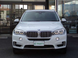 BMW在庫保有台数常時100台以上!ご来店の際はBMW本店(厚木市下荻野140-1)にご来店ください!弊社自慢の全天候型ショールーム!BMW在庫保有台数常時100台以上ございます!