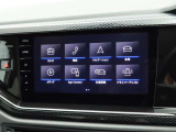 AppConnectを利用して対応するアプリケーションを車載器の画面上で閲覧したり、音声で操作することが可能です。