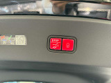 メルセデス・ベンツの定める厳しい基準をクリアしたお車のみをご案内させて頂きます。納車前整備はメーカー規定に基づき100項目以上にも及ぶ点検を熟練のメカニックによって行いご納車させて頂きます。