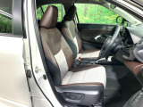 運転席シート廻りは使用感も少なく、良好な状態となっています。前オーナー様が丁寧に使っていたことがよくわかりますね。