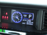 ダッシュボード上に時計やシフトポジションが表示されます。走行距離は80,448kmです!