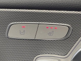 ●フロントシートヒーティング:運転席・助手席共に三段階で調節が可能なシートヒーターを装備しております。季節を問わず快適にご使用いただけます。