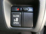 左側電動スライドドアです。運転席からでもボタン一つでドアの開閉が可能です!