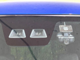【スマートアシスト】走行中に前方の車両等を認識し、衝突しそうな時は警報とブレーキで衝突回避と被害軽減をアシスト。より安全にドライブをお楽しみいただけます。