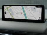マツダコネクトの10.25インチワイドセンターディスプレイです。『Android Auto』『Apple CarPlay』や独自のコネクテッドサービスに対応したインターフェイスシステムです。