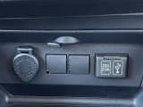 アクセサリーソケット、USBソケット。