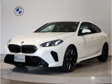 弊社元デモカー 禁煙 ハイラインパッケージ テクノロジーパッケージ ヴェガンザブラックシート ヘッドアップディスプレイ 全周囲カメラ harman/kardonスピーカー 19インチアルミホイール サンプロテクションガラス