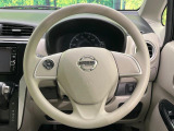 インテリアに合わせたデザインのステアリングは、運転される方のことも考え、運転しやすい形状、大きさです。是非一度、実際に触ってお確かめください。
