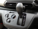 弊社保証では納車日から走行距離無制限で、消耗品を除く全ての部品を1年間保証します。(福祉車両に関して架装装置は保証対象外となります)(外国産車は距離5,000kmまで半年間)