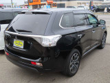 プラグインハイブリッド車!大容量バッテリー&大出力モーターを備え、数十キロは充電だけでも走行可能です。街乗りでも長距離でも経済的なクルマです!