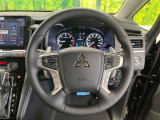 【三菱e-Assist】走行中に前方の車両等を認識し、衝突しそうな時は警報とブレーキで衝突回避と被害軽減をアシスト。より安全にドライブをお楽しみいただけます。