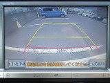 車の背後をディスプレイで確認できるバックカメラを搭載しております。駐車が苦手な方には嬉しい機能ですね♪もちろん目視での確認もお忘れなく!