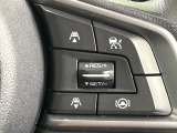 【全車速追従機能付クルーズコントロール】高速道路での長距離走行が楽に!!自動で速度を保つクルーズコントロールが、衝突軽減システムと連携し、前方の車両を感知して車間を保つように速度調節してくれます!!