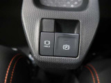 【電動パーキングブレーキ】オートモードのときは、シフトレバーの操作に応じてパーキングブレーキが自動で作動♪